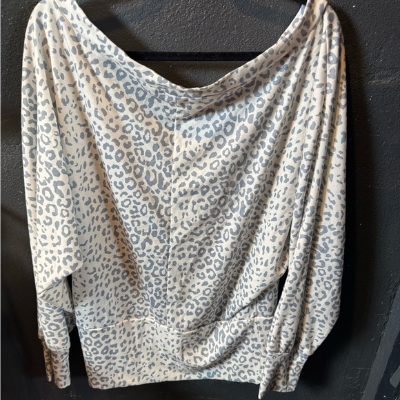 Fantastic Fawn White and Light Blue Off-Shoulder Leopard Top - Picture 3 of 5